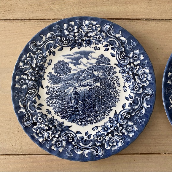 Set of 2 "17th Century England" RED RIVER Plates - Picture 3 of 9